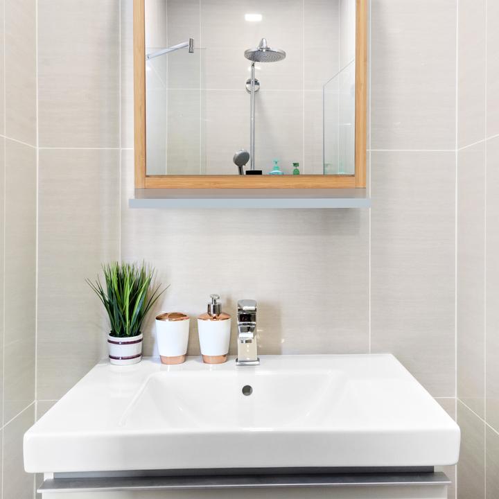Image du produit Relaxdays Miroir mural et tablette, rectangulaire (38 x 12 x 54,5 cm)