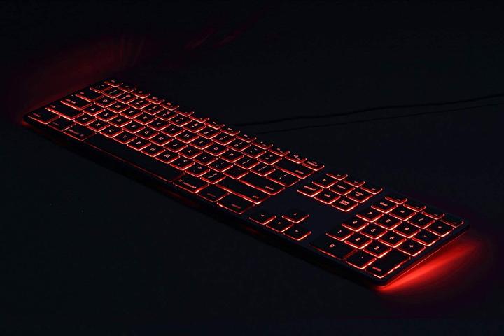 Immagine prodotto Matias Tastiera USB avanzata per Mac OS con retroilluminazione RGB (CH, Cablato)