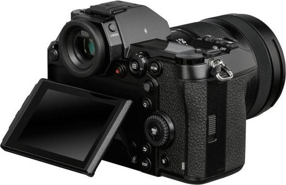 Produktbild Panasonic Lumix S1 (24 - 105 mm, 24.20 Mpx, Vollformat)