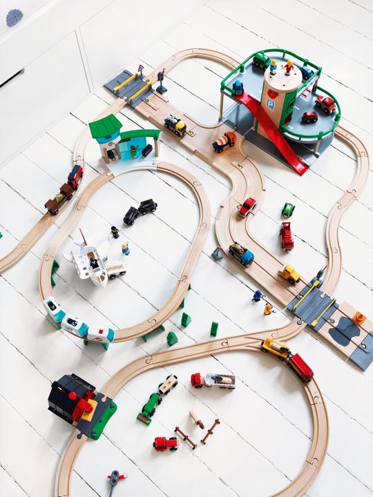 Actual product image Brio Multi-storey car park Strassen&Schienen