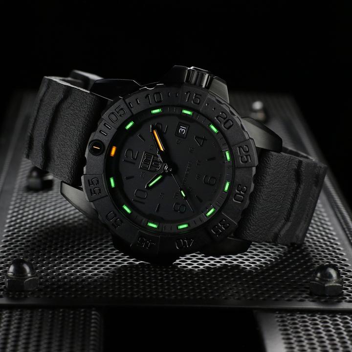 Image du produit Luminox Navy Seal Steel 3250 Series (Montre de plongée, 45 mm)