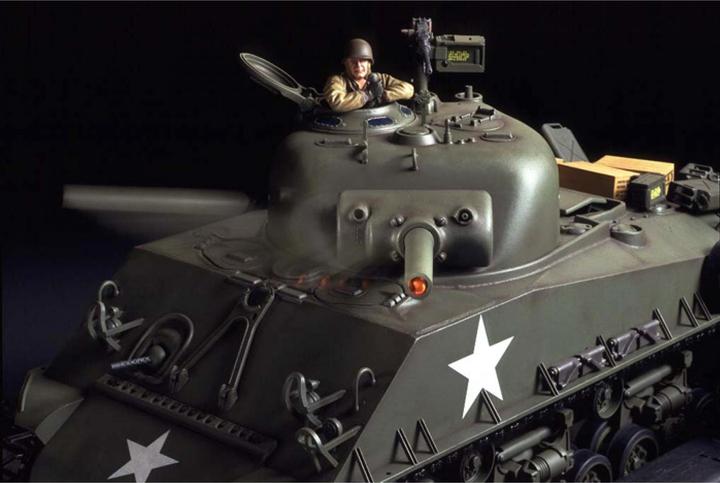 Produktbild Tamiya M4 Sherman 105mm How. (Kit)