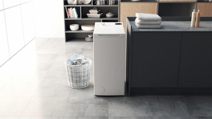 Immagine prodotto Hotpoint WMTF 624U IT lavatrice Caricamento dall'alto 6 kg 1200 Giri/min C Bianco (6 kg, Modificabile, Spina UE)