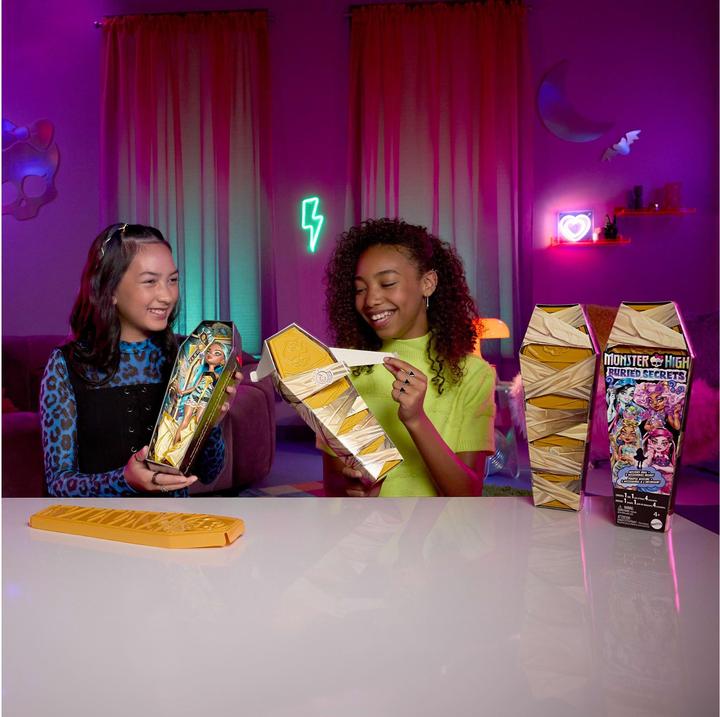 Actual product image Monster High Buried treasures