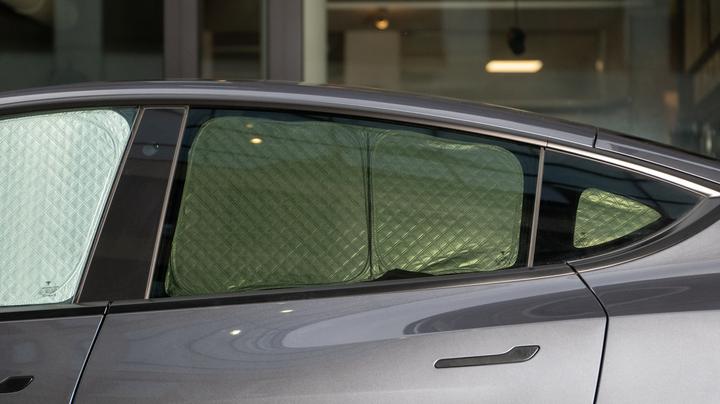 Produktbild Made4EV Seiten/Heckscheiben Sonnen- und Sichtschutz für das Tesla Model Y