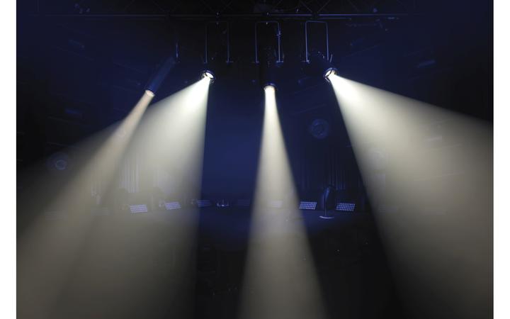 Actual product image Showtec Performer Profile IP 3200 K (260 W, LED)