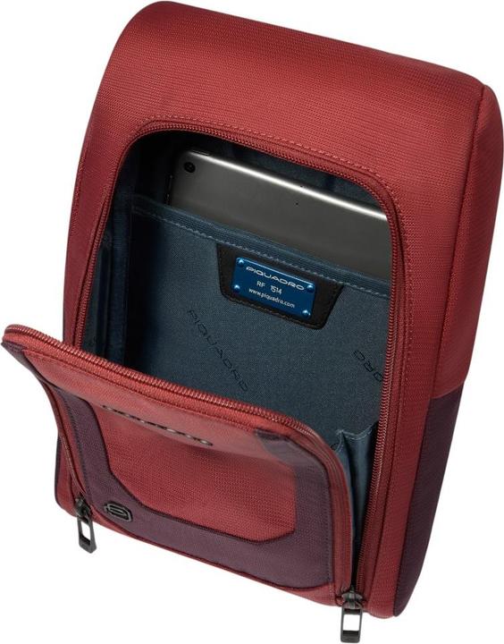 Immagine prodotto Piquadro Umhängetasche aus recyceltem Stoff und Leder
