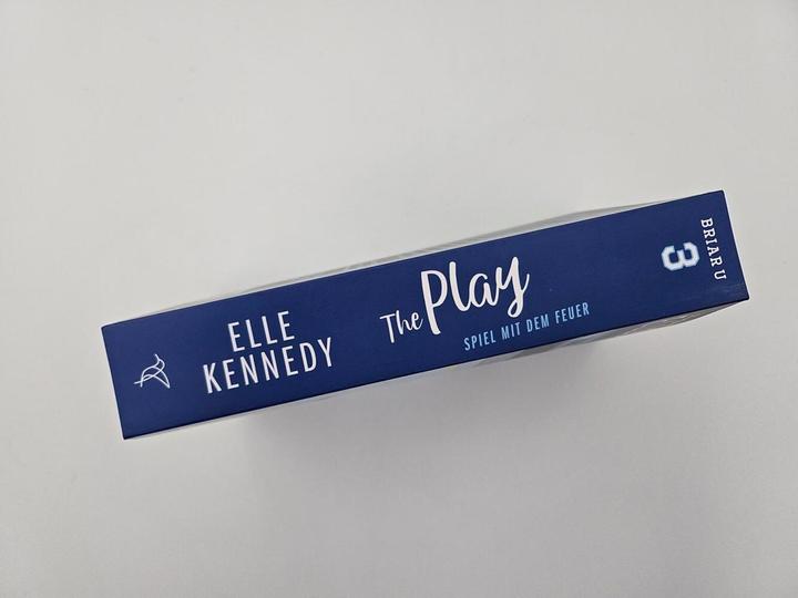 Immagine prodotto Piper The Play – Spiel mit dem Feuer (Tedesco, Elle Kennedy, 2024)