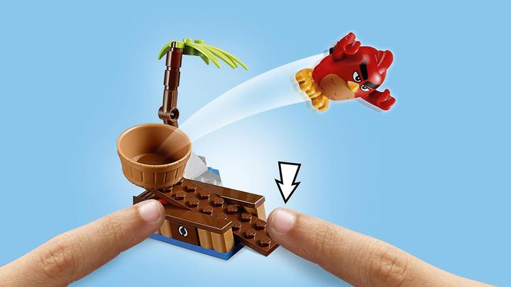 Actual product image LEGO Angry Birds Piggy Pirate Ship (75825)