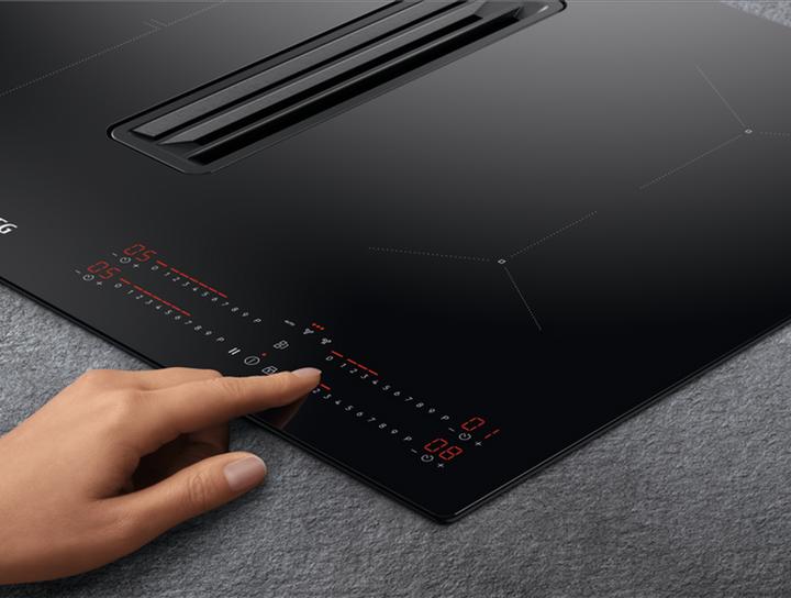 Actual product image AEG KOOKPLAAT MET AFZUIGING CCE84543CB