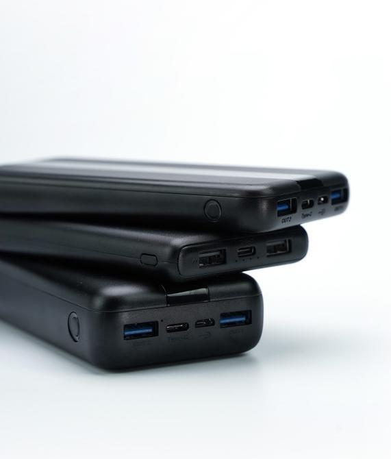 Produktbild Techly Power Bank Charger 10000mAh 2x USB 1x USB-C with USB-C Cable (10000 mAh, 10 W, 37 Wh)