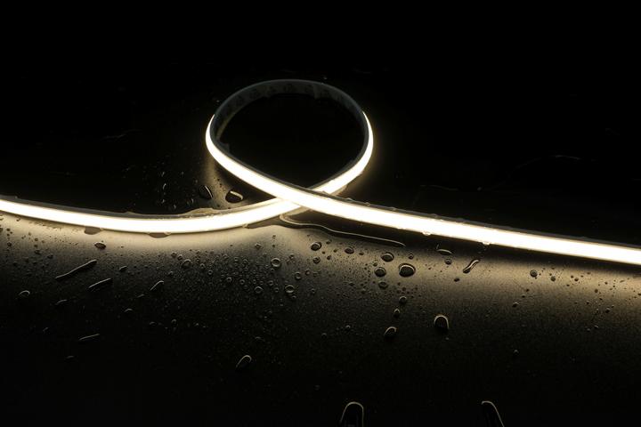 Synergy 21 LED Flex Strip SPOTLESS FC WW DC24V 60W IP67 (Warm white, 500 cm)