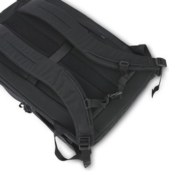 Actual product image Moment Everything Backpack - 28L Weekender - Black (28 l)