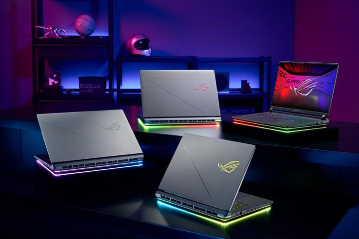 Image du produit ASUS ROG Strix G18 (18", Intel Core i7-14650HX, 32 Go, 1000 Go, DE)