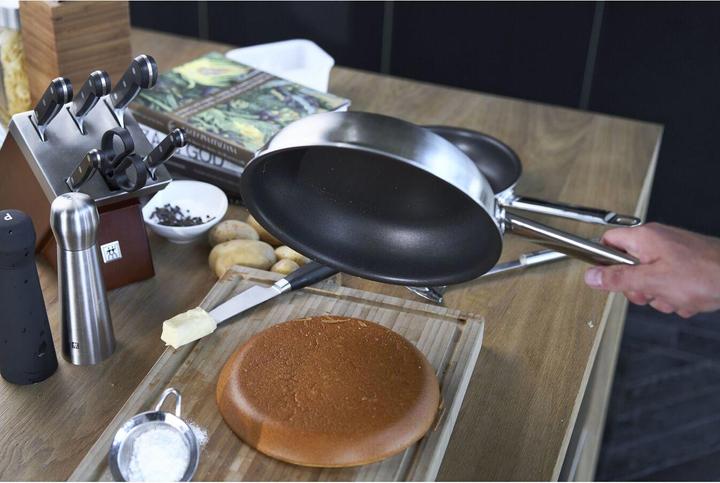 Produktbild Zwilling Pro Bratpfanne beschichtet, 24 cm | PTFE (24 cm, Bratpfanne, Aluminium, Edelstahl)