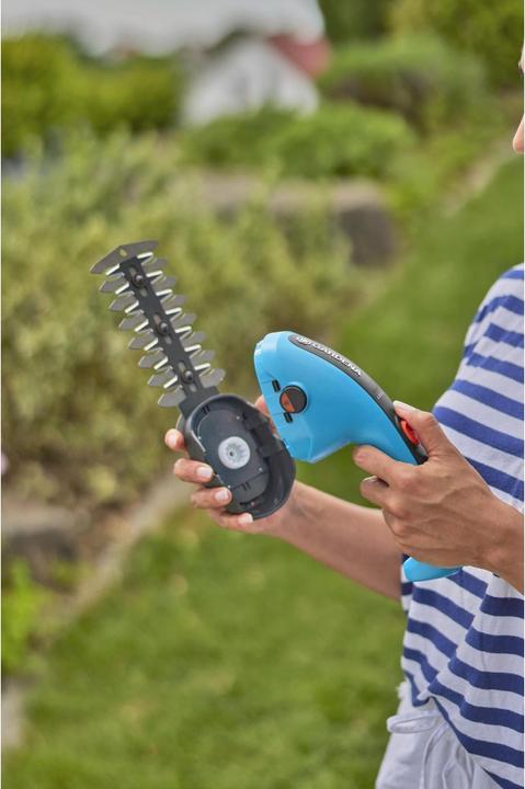 Immagine prodotto Gardena Set di cesoie a batteria per erba e arbusti ClassicCut Li (Tagliasiepi a batteria)