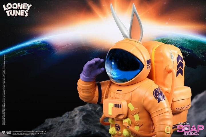 Actual product image Soap Studio Looney Tunes: Bugs Bunny Astronaut Statue