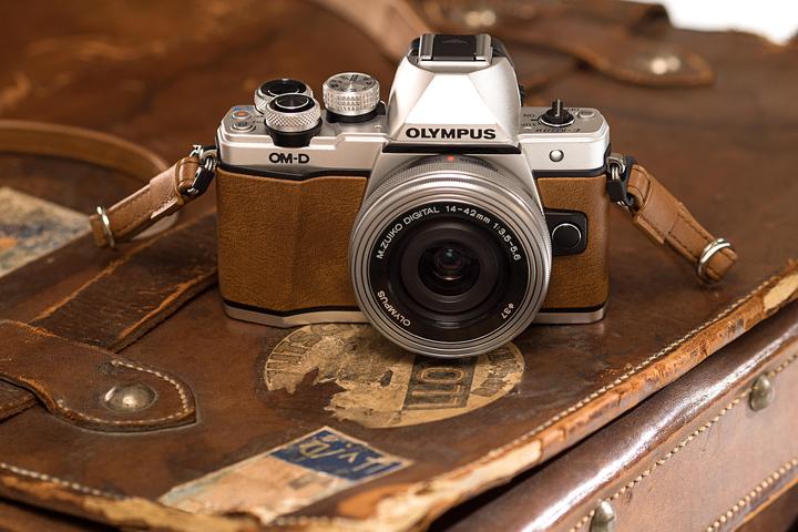 Actual product image Olympus OM-D E-M10 II 14-42mm Kit Limited Edition (16.10 Mpx, Micro Four Thirds)