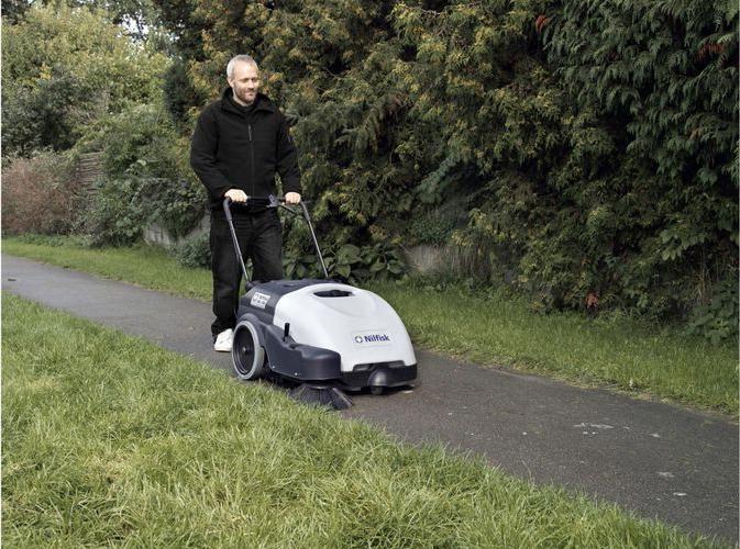 Actual product image Nilfisk SW750 battery sweeper