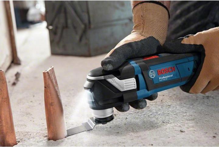 Image du produit Bosch Professional Multi-Cutter GOP 40-30, dans un carton