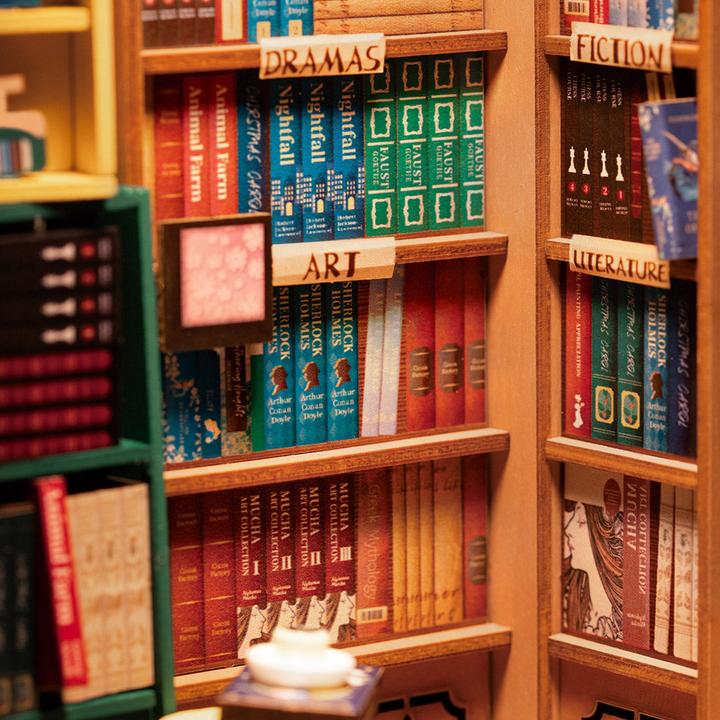 Actual product image Robotime Model kit 'Bookstore'
