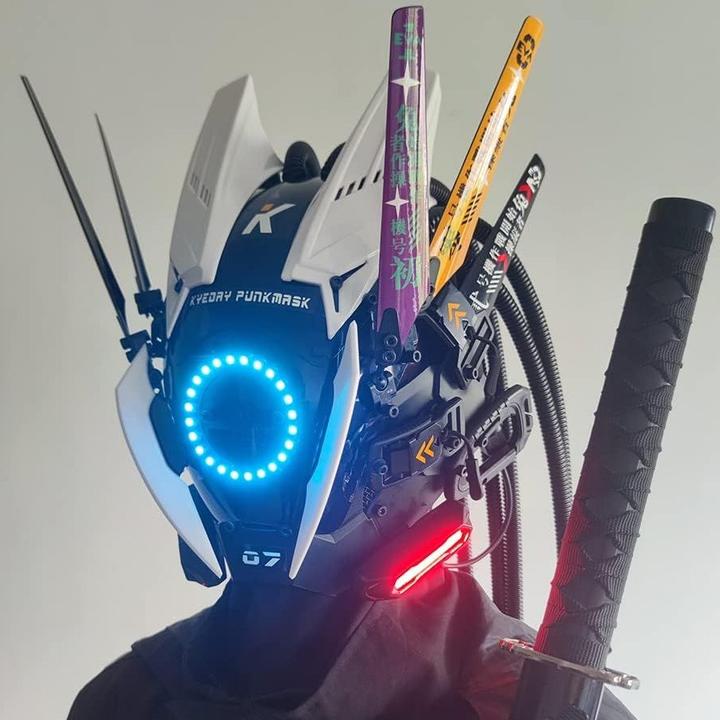Actual product image Out of the blue Science-Fiction Maske, Samurai-Maske, Punk Maske mit Multicolor LED Lichter und Zubehör