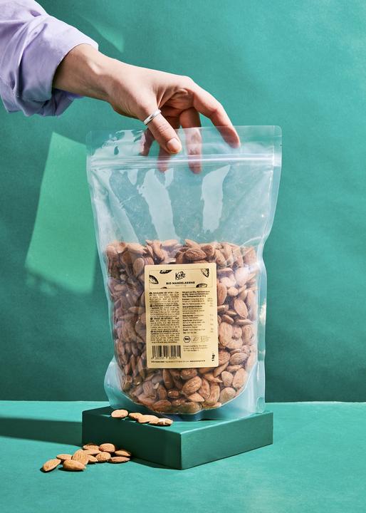 Produktbild KoRo Bio ganze Mandelkerne ungeschält (1000 g)