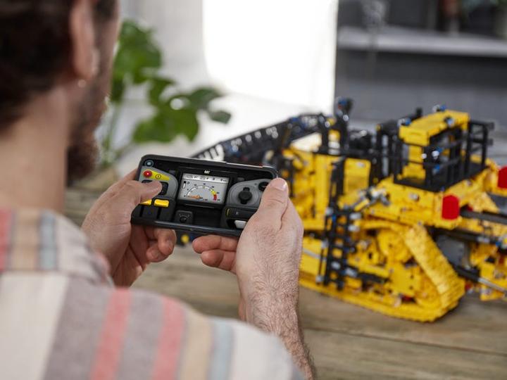 Produktbild LEGO Appgesteuert Cat D11 Bulldozer (42131, LEGO Technic)