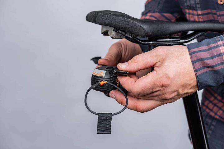 Actual product image Kommit Bicycle towing system