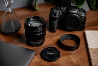 Actual product image Voigtländer Nokton 75mm / 1.5 asph. black (Canon RF, full size)