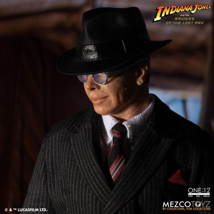 Actual product image Mezco Toys Indiana Jones Action Figure 1/12 Major Toht and Ark of the Covenant Deluxe Boxed Set 16 cm