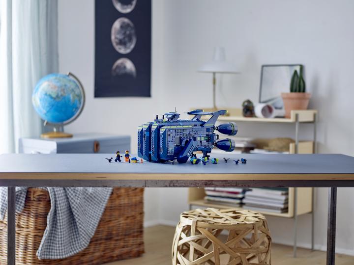 Actual product image LEGO The Rexcelsior (70839)
