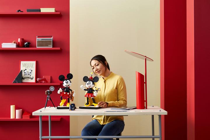Actual product image LEGO Mickey Mouse and Minnie Mouse (43179, LEGO Disney, LEGO Rare Sets)