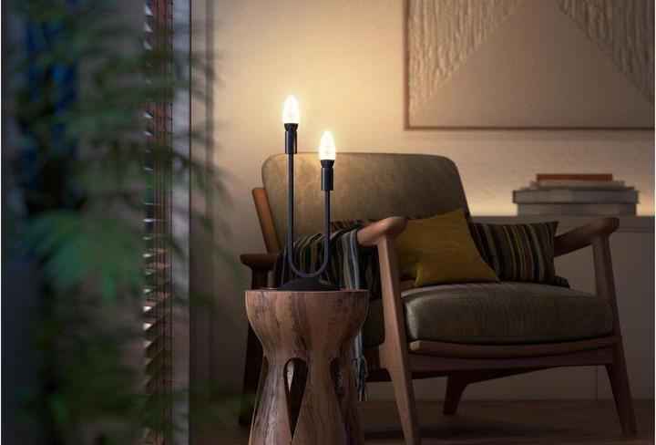 Produktbild Philips Hue Filament White Ambiance (E14, 4.60 W, 350 lm, 2 x, G)
