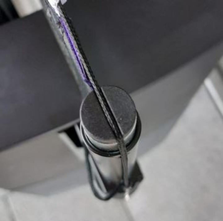 Sponeta Schnurführung