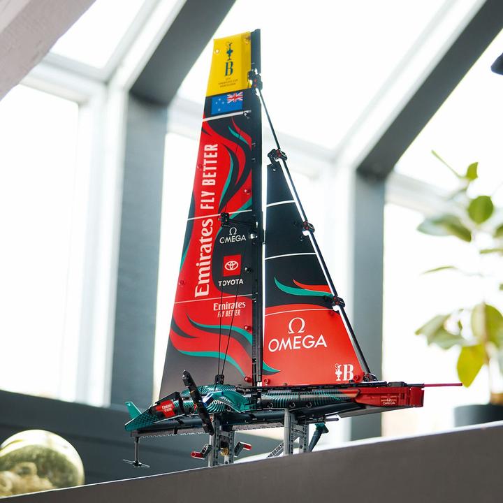 Produktbild LEGO Emirates Team New Zealand AC75 Rennjacht (42174, LEGO Technic)
