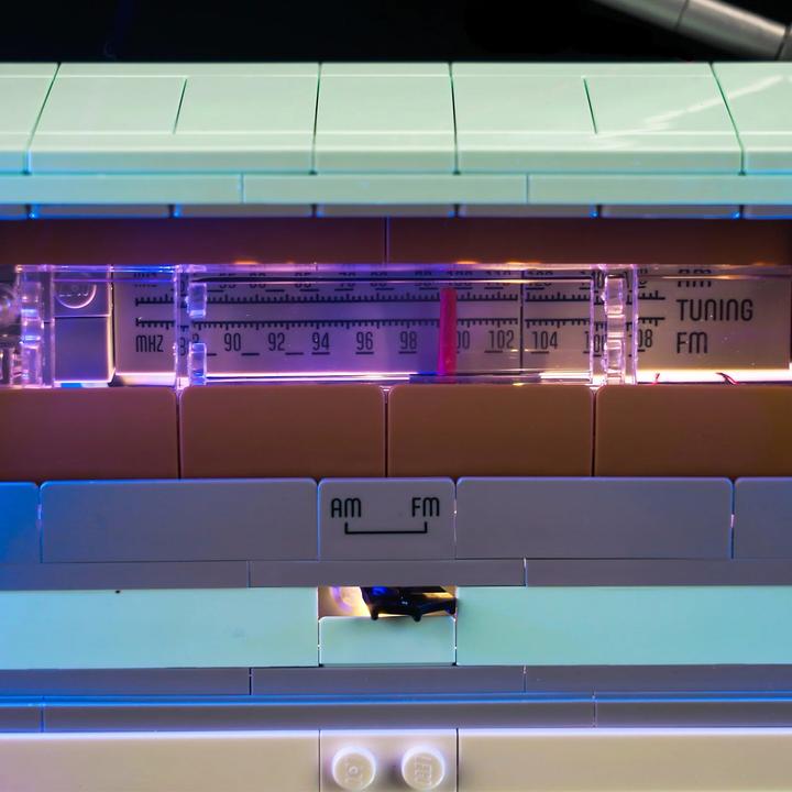 Produktbild BrickBling LED Licht Set für LEGO - Retro Radio (10334)
