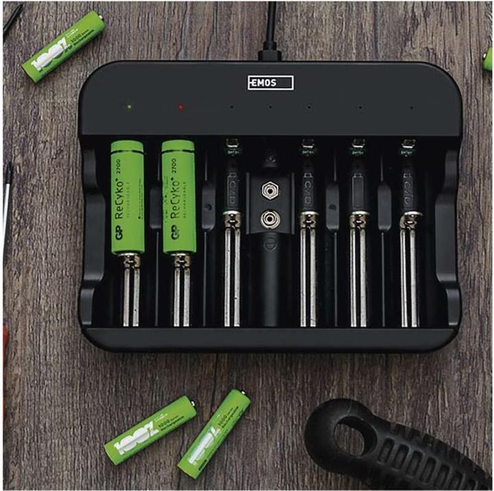 Actual product image Emos Battery charger BCN-60U (1 pcs., C, D, AA, AAA, Battery + charger)