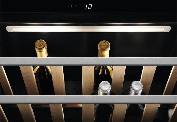 Actual product image AEG KWK884520T Compact wine refrigerator / touch operation / temperature display / up to 18 bottles