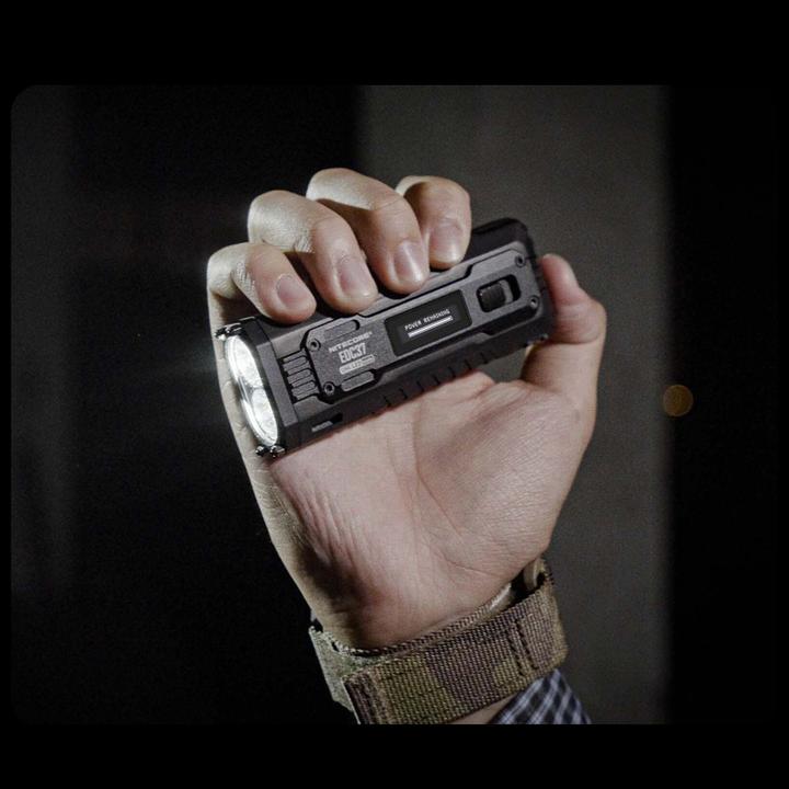 Produktbild Nitecore EDC37 Ultimate Tactical EDC Flashlight (8000 lm)