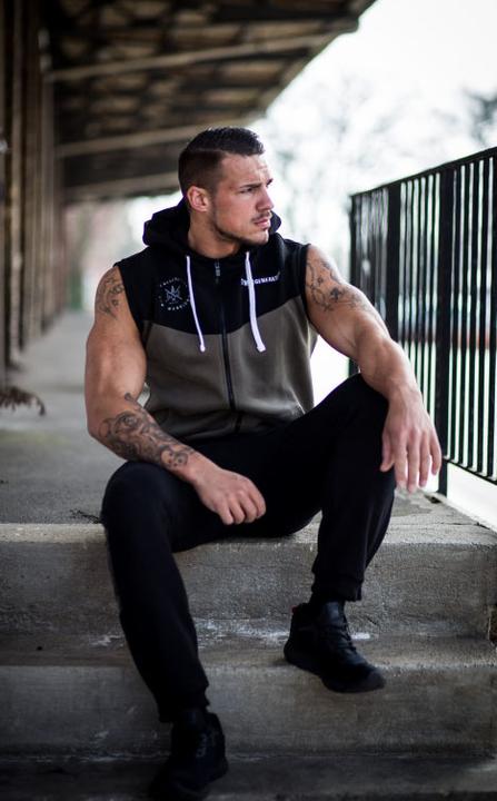Image du produit Gym Generation Alpha Hoodie - BLACK / CYPRES (S)