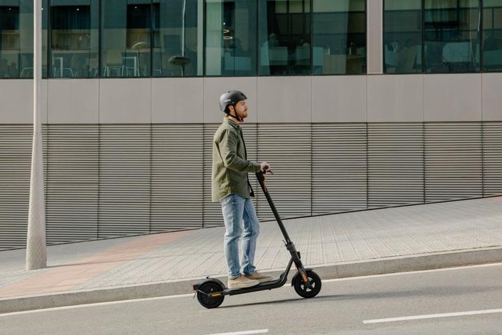 Actual product image Segway-Ninebot F2 PRO E (25 km/h, 55 km, 450 W)