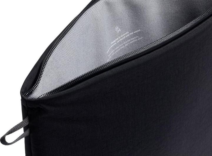 Actual product image Bellroy Lite (16")