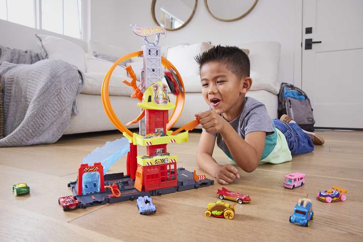 Actual product image Hot Wheels HW City Super Fire Station