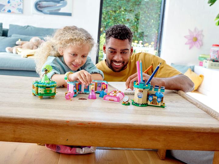 Immagine prodotto LEGO Le magie di Aurora, Merida e Tiana funzionano (43203, LEGO Disney)
