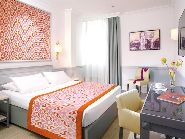 Immagine prodotto Smartbox Breve soggiorno di 3 giorni in un hotel 4* nel cuore di Roma (2 pers.)