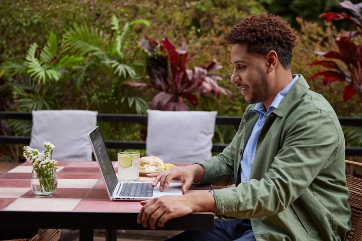 Produktbild HP EliteBook X Flip G1i (14", Intel Core Ultra 7 258V, 32 GB, 1000 GB, CH)