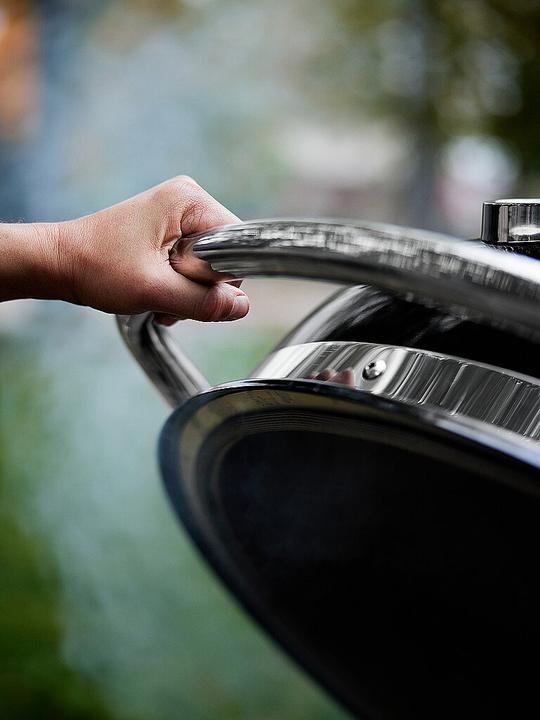 Actual product image Weber Summit Kamado E6 (610 mm)