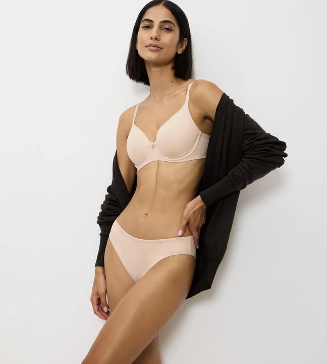 Image du produit Triumph Essentiels pour le maquillage du corps WP (80 C, Une unité par pack)