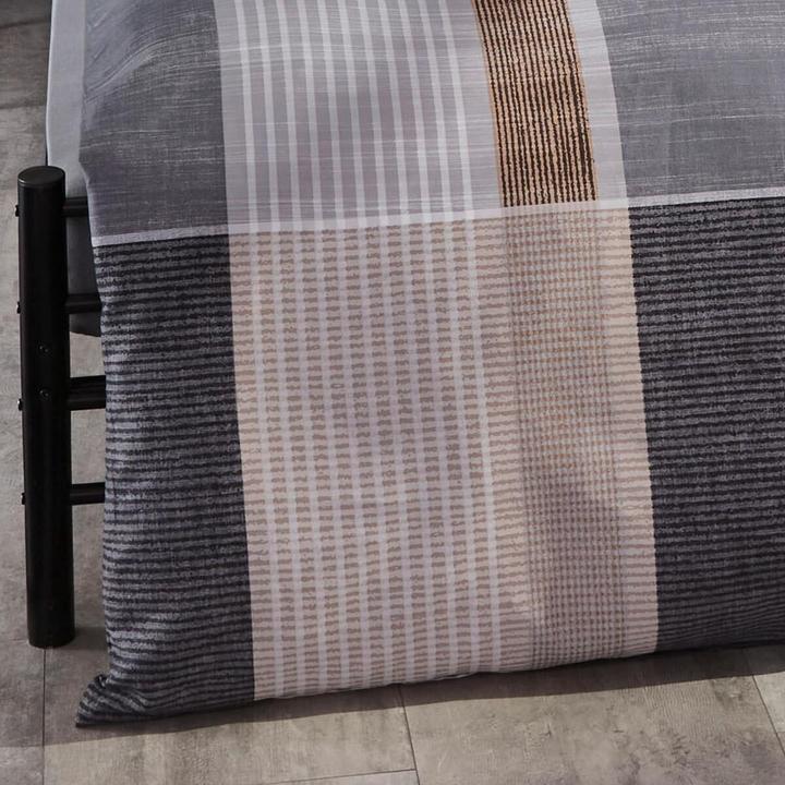 Produktbild Kaeppel Mako-Satin Bettwäsche Holiday schwarz (Bettwäsche Set, 160x210 cm + 65x100 cm)